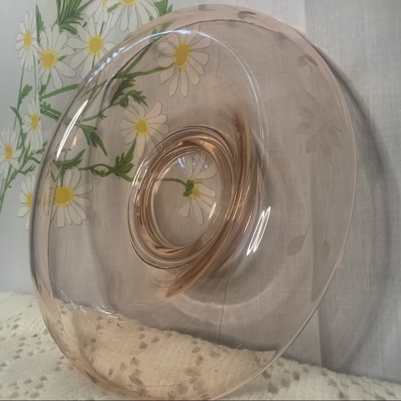 Vintage pink depression etch glass large decorative rolled edge centerpiece bowl - Picture 5 of 9